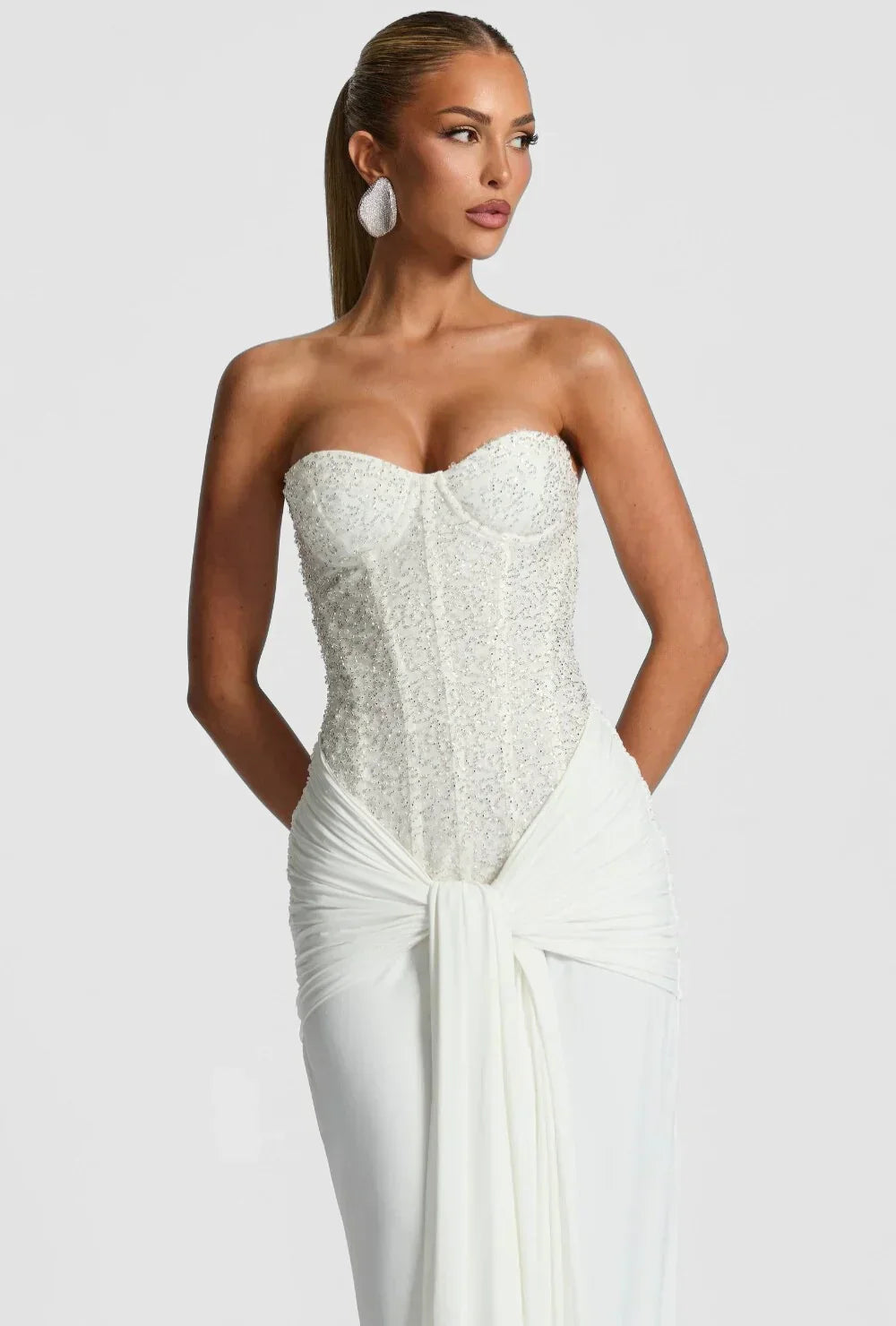 Nele – Elegant Strapless Gown - Image 1