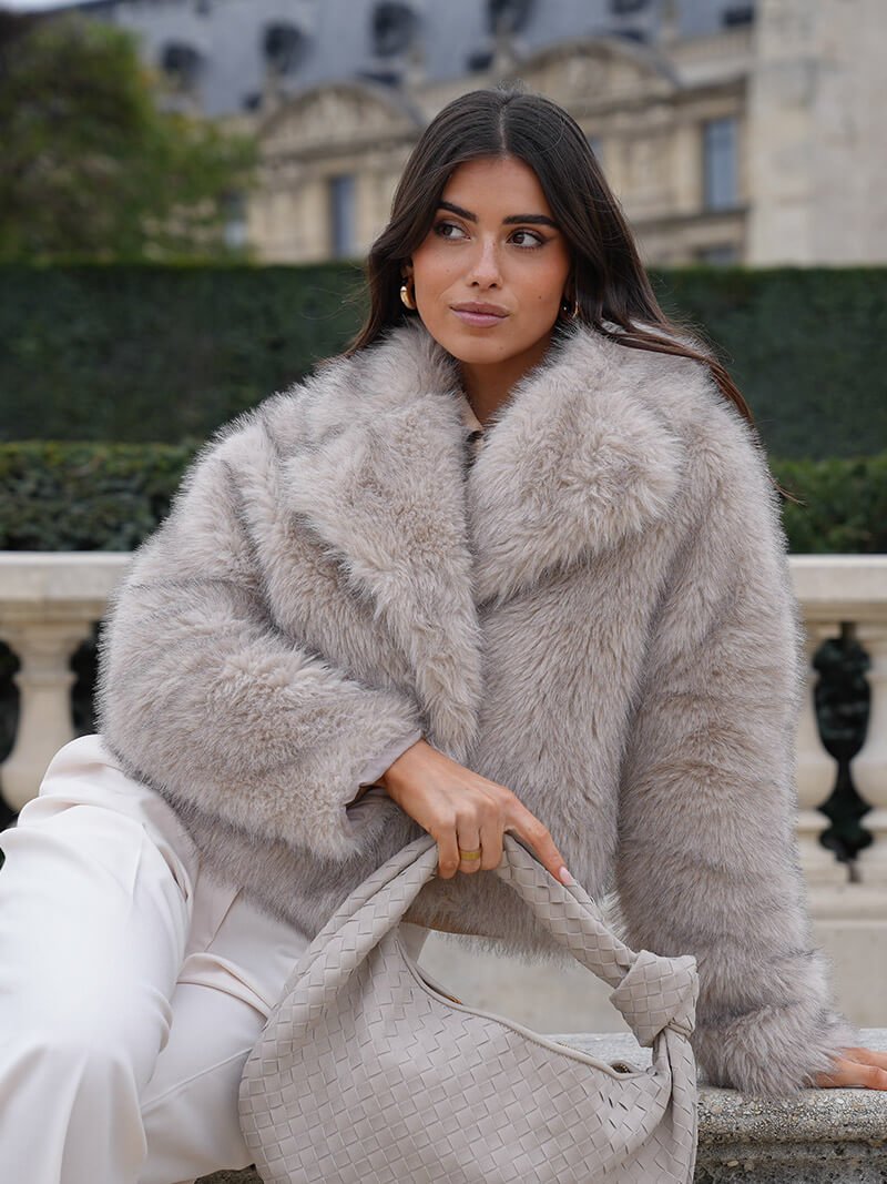Women's faux fur jacket in a cropped style with an oversized collar - J&B; - 1 - Elvaroza.com
