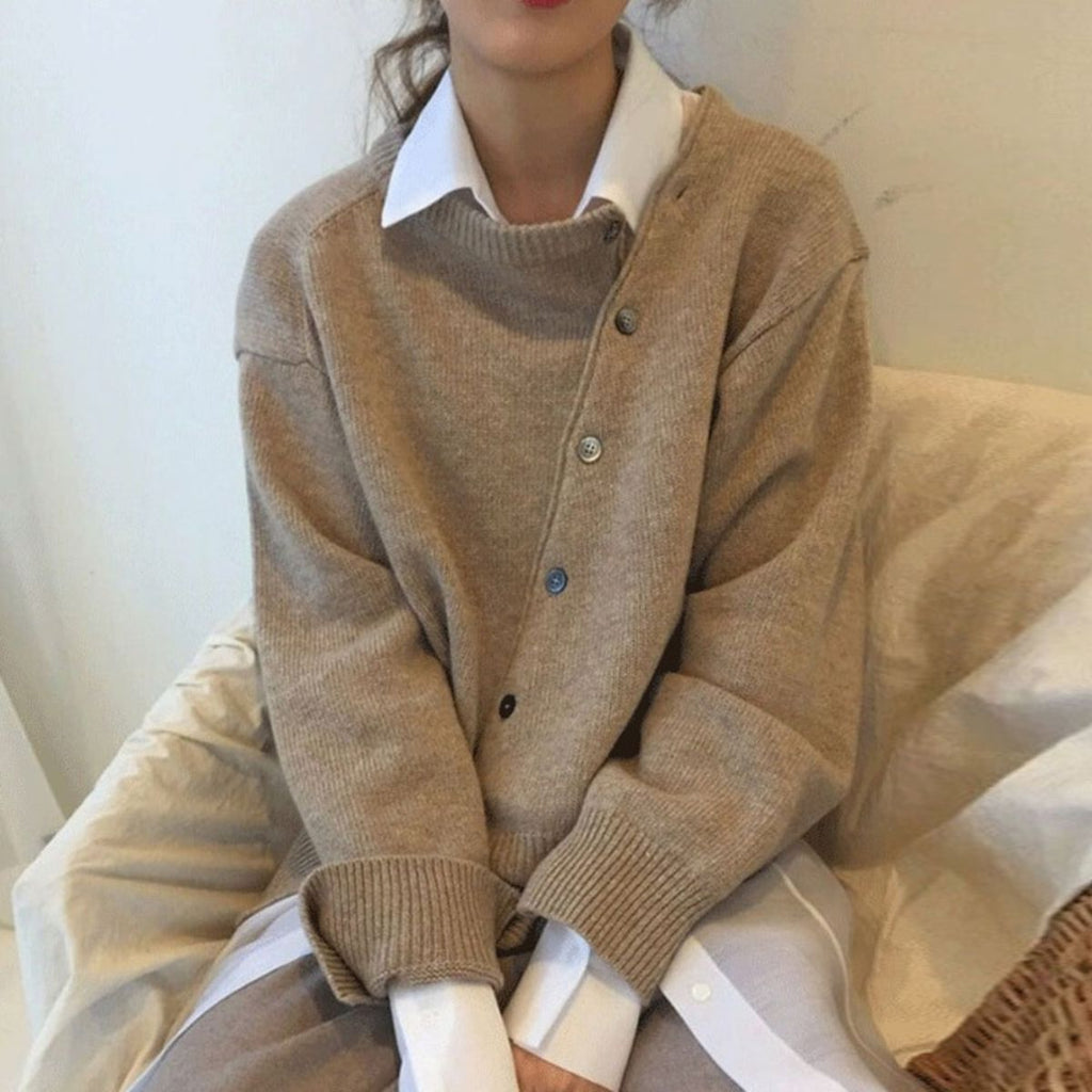 Women's soft-knit sweater with a button placket and a loose fit - J&B; - 1 - Elvaroza.com