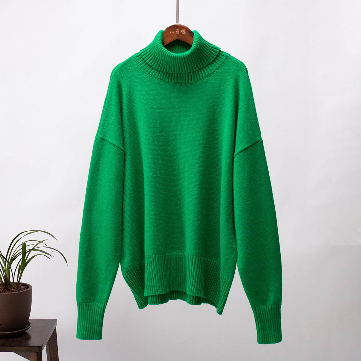 Women's loose-fitting sweater with a turtleneck and long sleeves - J&B; - 5 - Elvaroza.com