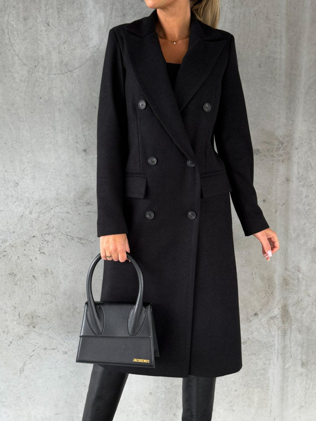 Double-breasted women's coat with pockets and an elegant cut - J&B; - 1 - Elvaroza.com