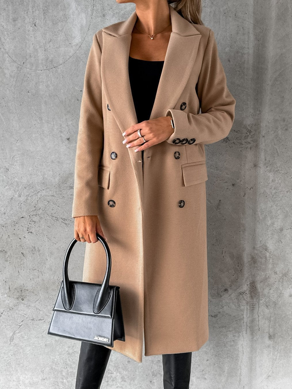Double-breasted women's coat with pockets and an elegant cut - J&B; - 2 - Elvaroza.com