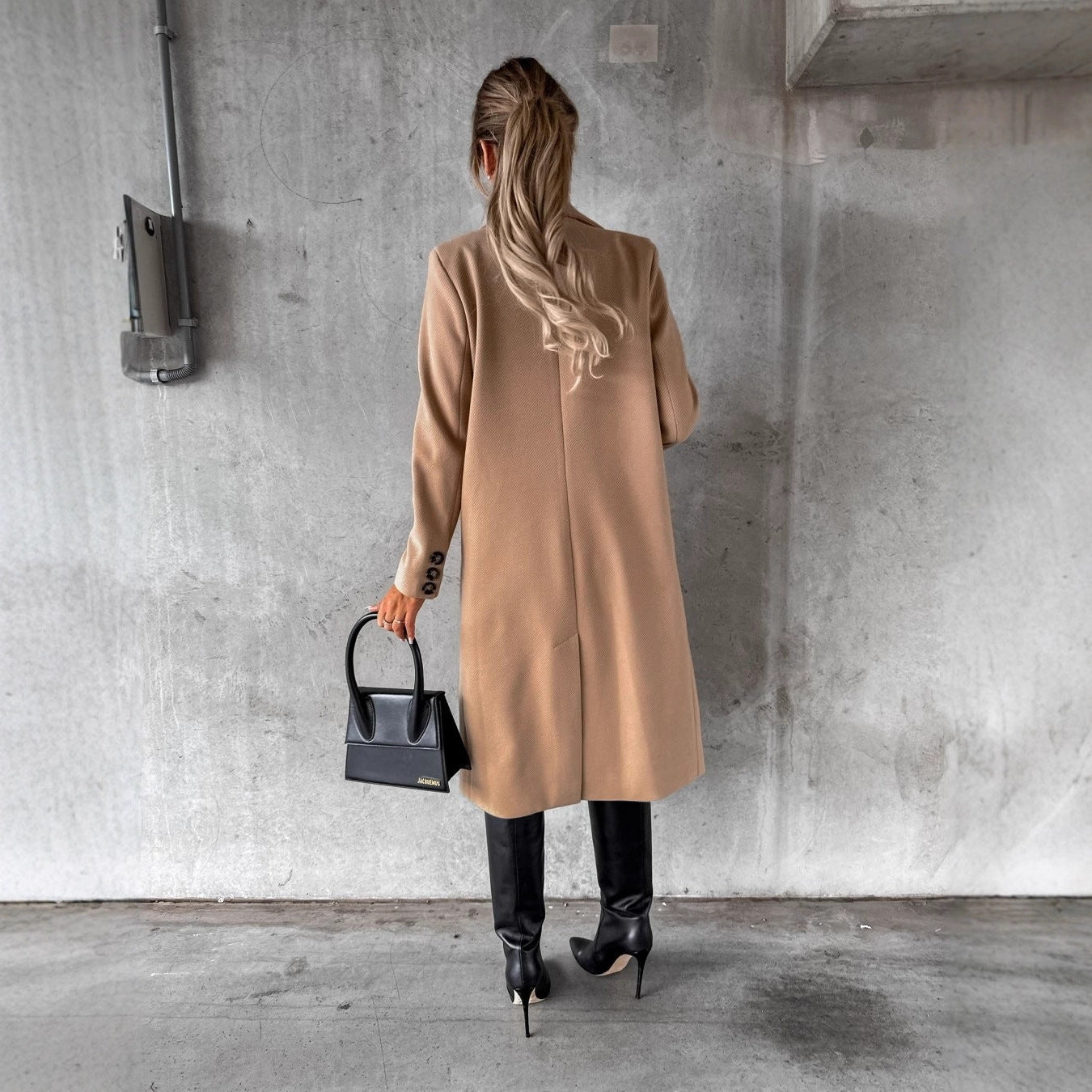 Double-breasted women's coat with pockets and an elegant cut - J&B; - 4 - Elvaroza.com