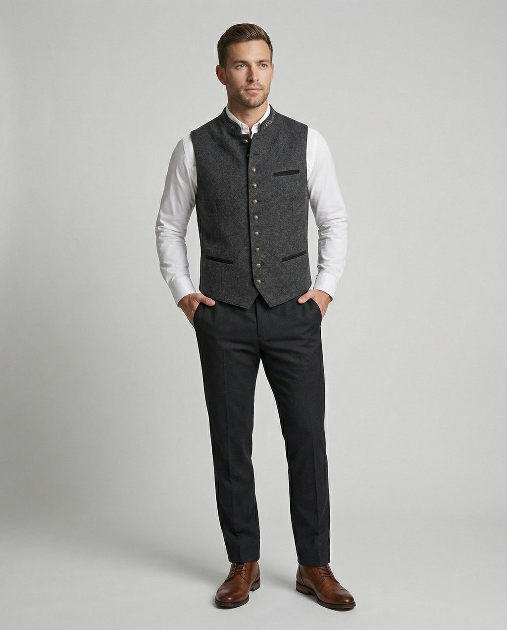 Traditional-style men's vest with a fitted cut - J&B; - 2 - Elvaroza.com