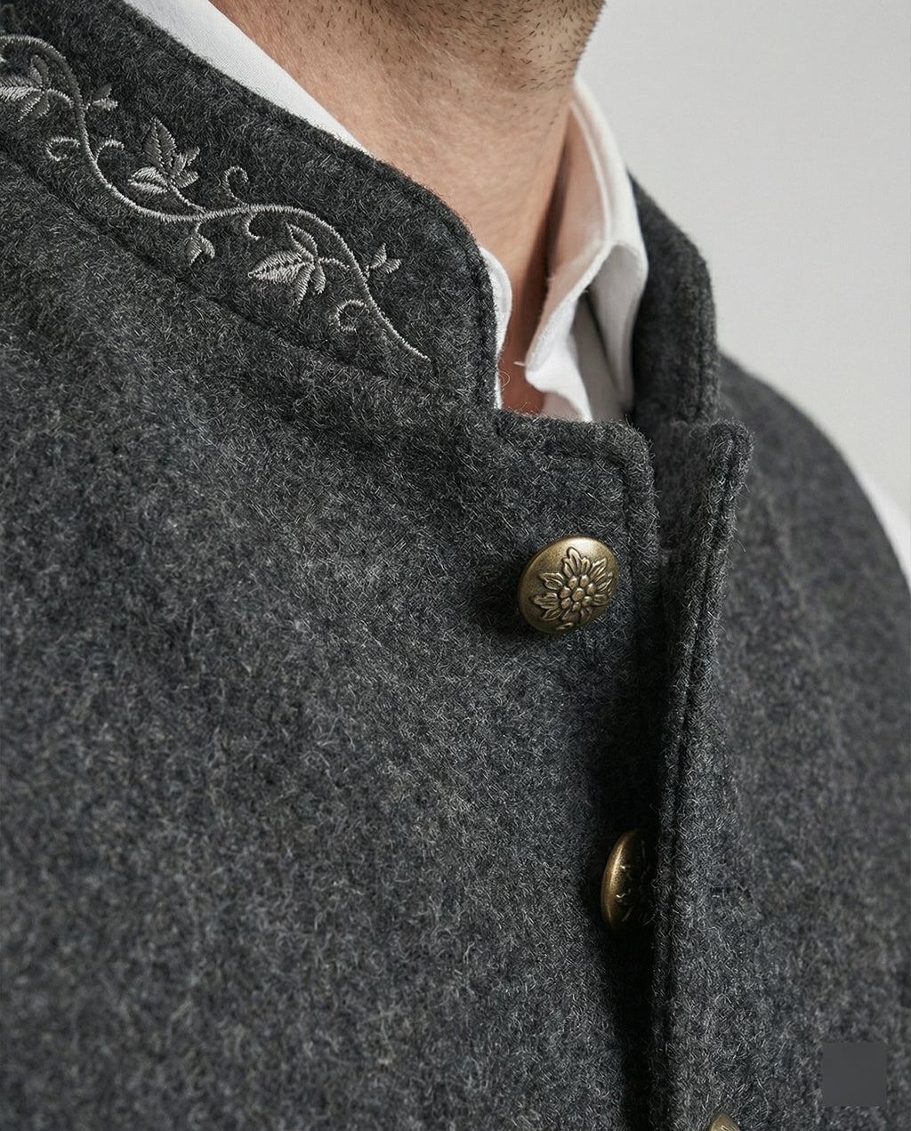 Traditional-style men's vest with a fitted cut - J&B; - 5 - Elvaroza.com