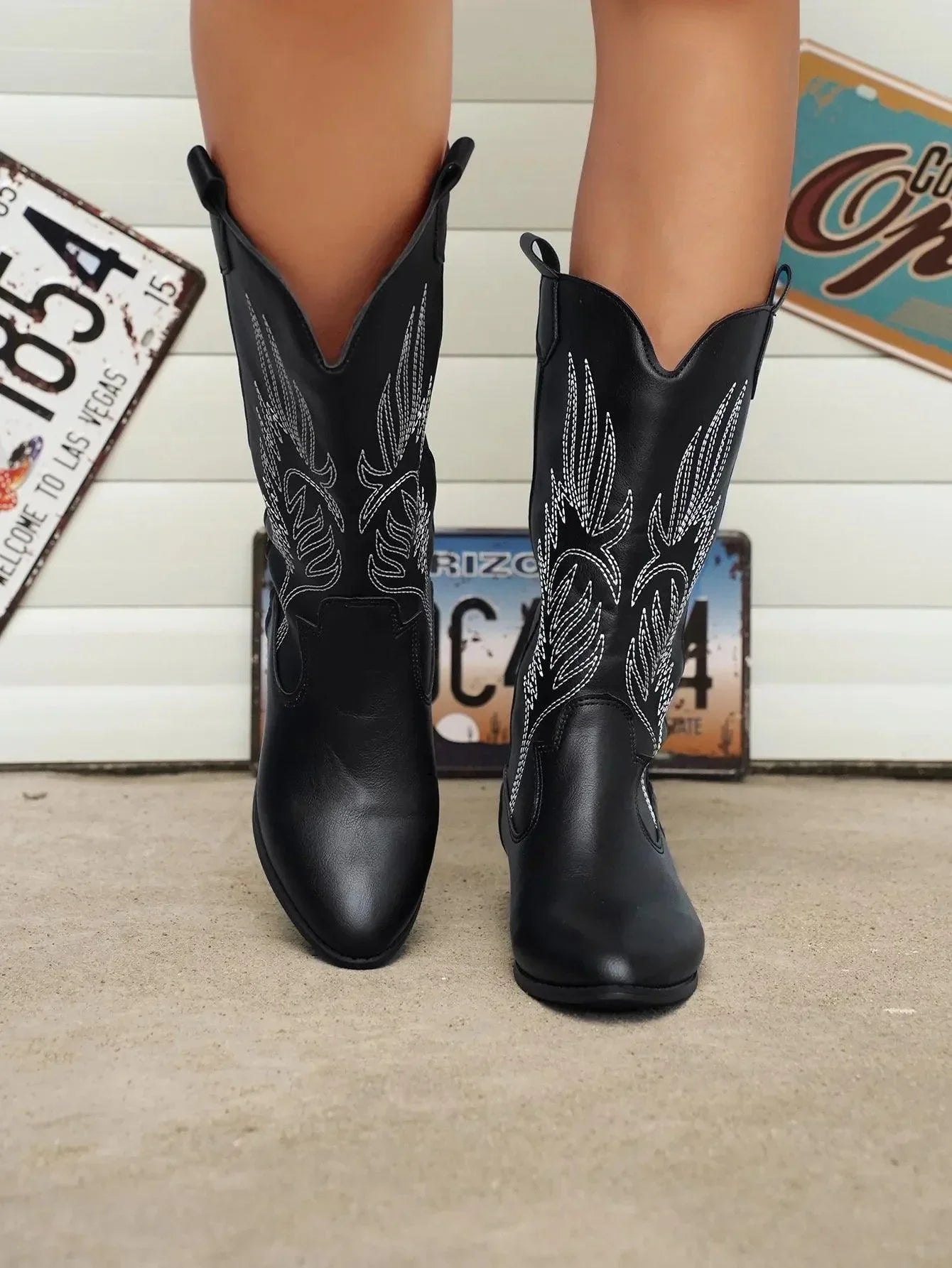 Women's Cowboy Boots with Block Heels and Stylish Embroidery - J&B; - 6 - Elvaroza.com