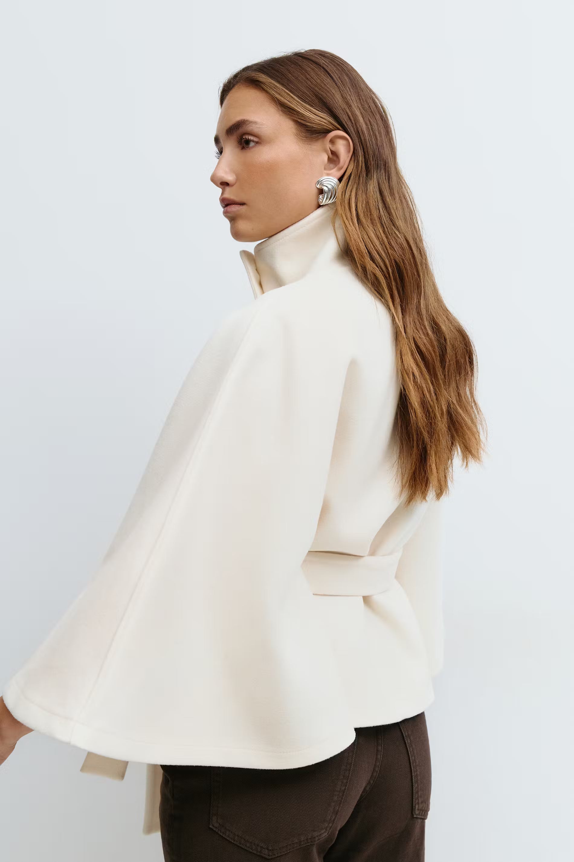 Women's loose-fitting cape coat with a high collar and belt - J&B; - 3 - Elvaroza.com