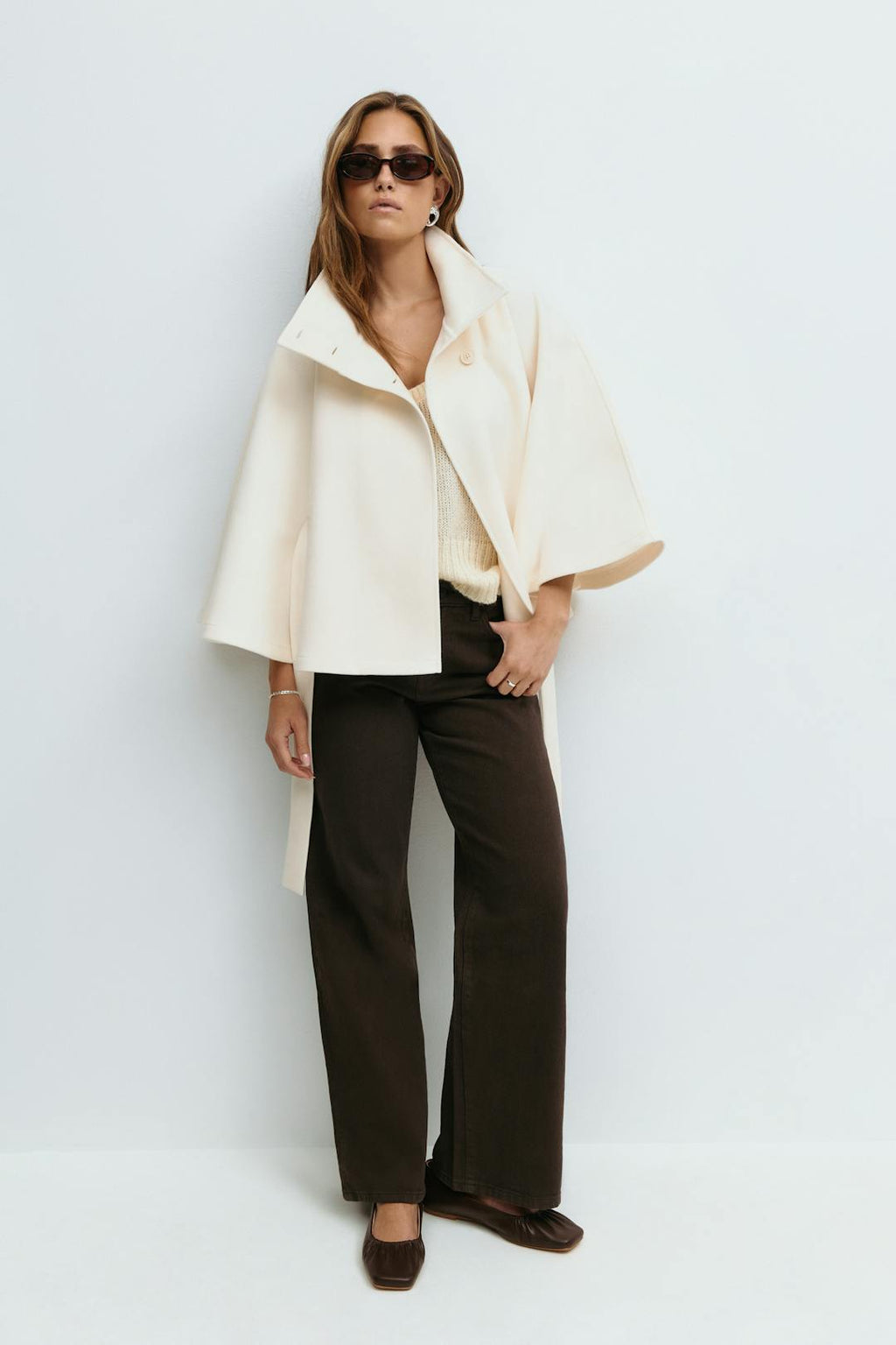 Women's loose-fitting cape coat with a high collar and belt - J&B; - 4 - Elvaroza.com