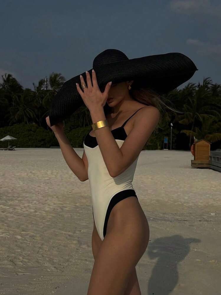 Bikini Women's Elegant Cut with Contrast Detailing - Image 2