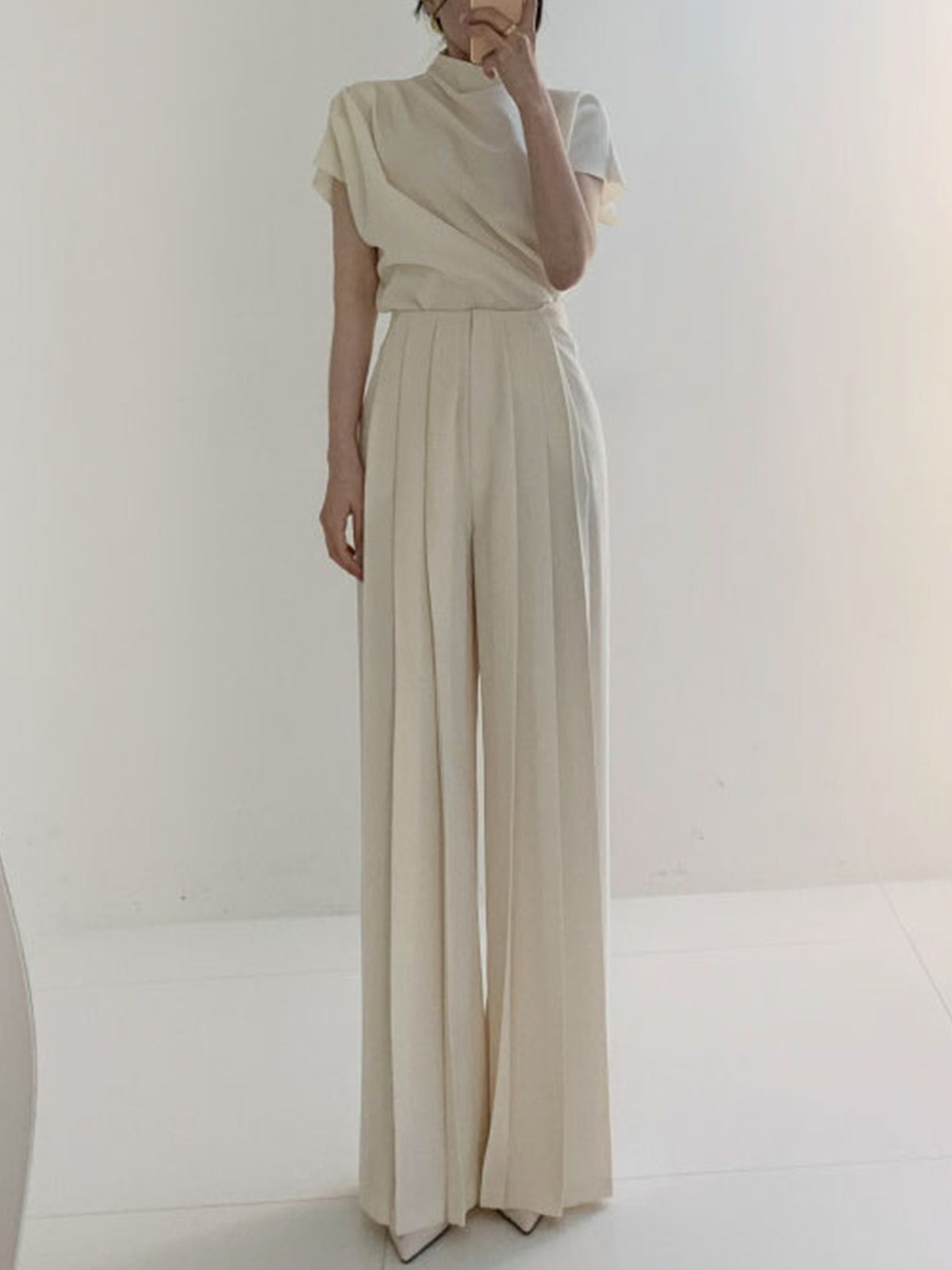 Gabriele – Elegant Pleated High Waist Wide Trousers - Image 2