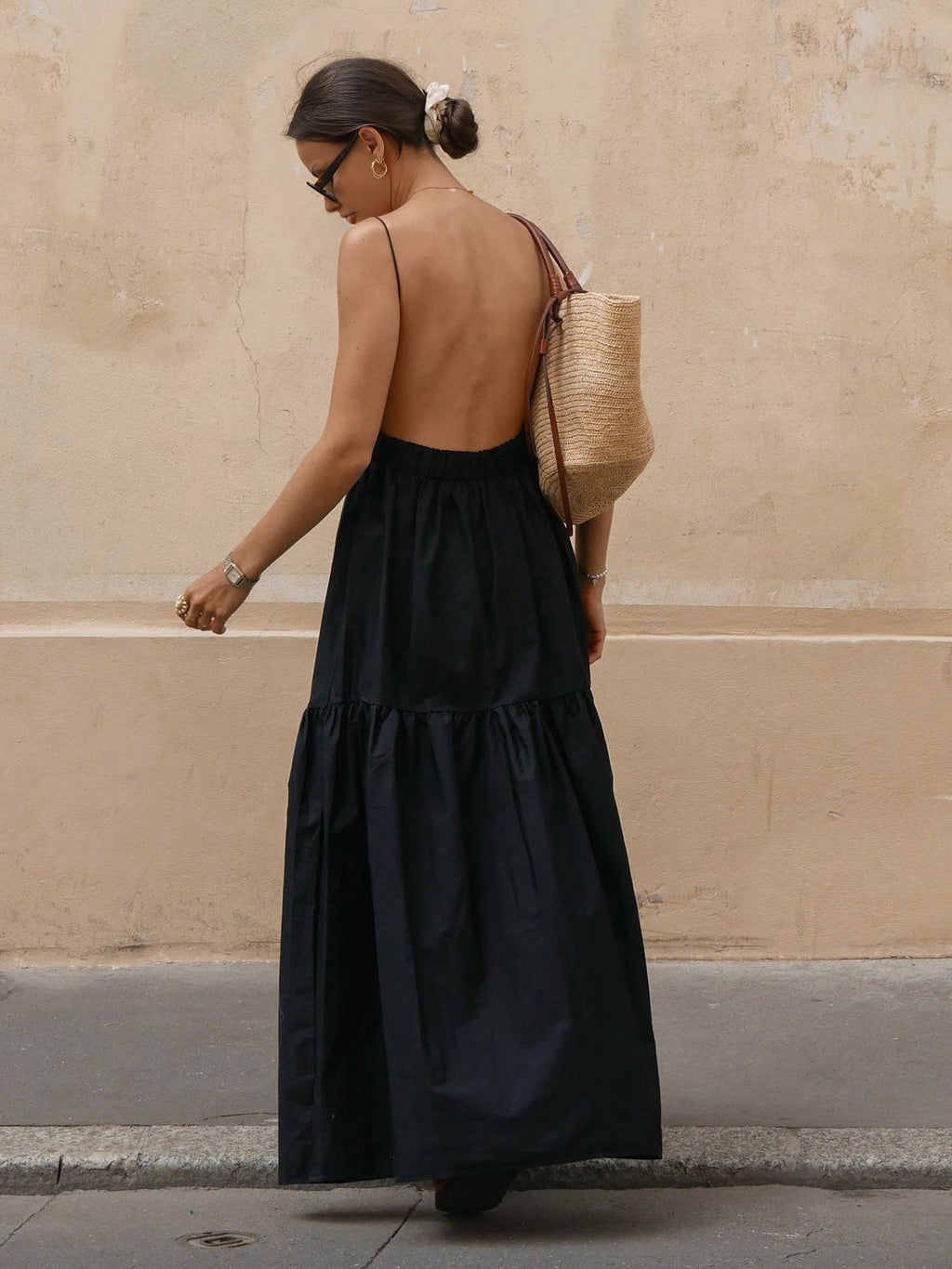 Mila – Einfarbiges, rückenfreies langes Kleid - Image 5