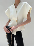 Claudia – Damen V-Ausschnitt Bluse mit strukturierter Silhouette - Image 1