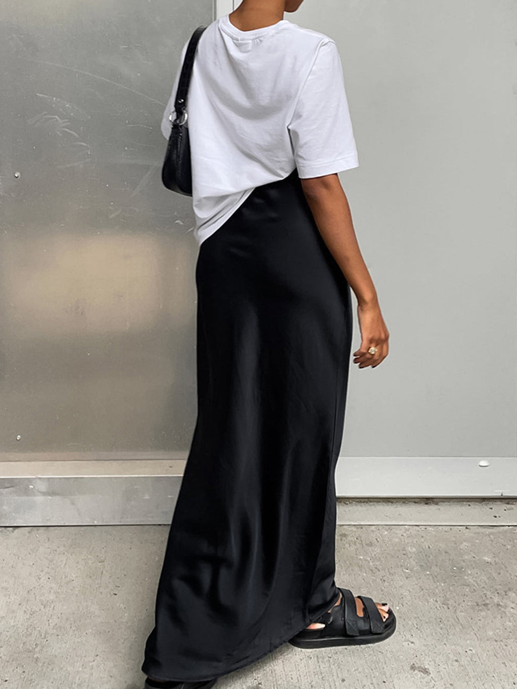 Katrin – Elegant Summer Ensemble - Image 3