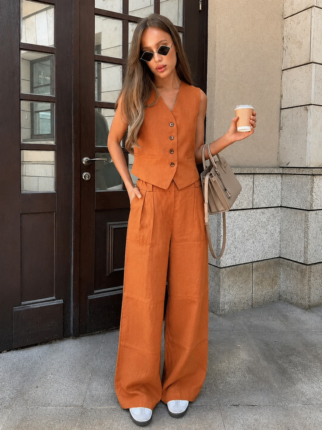 Stefanie – Elegant linen set consisting of a vest and pants for women