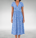 Lea – A versatile summer dress with a floral pattern