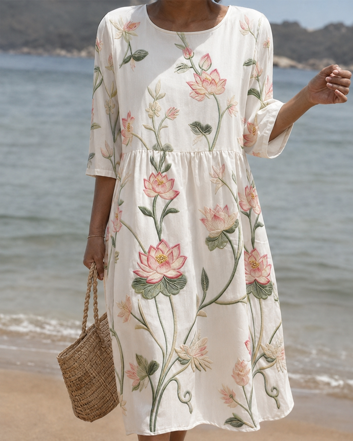 Clara – Dress with a botanical and floral pattern