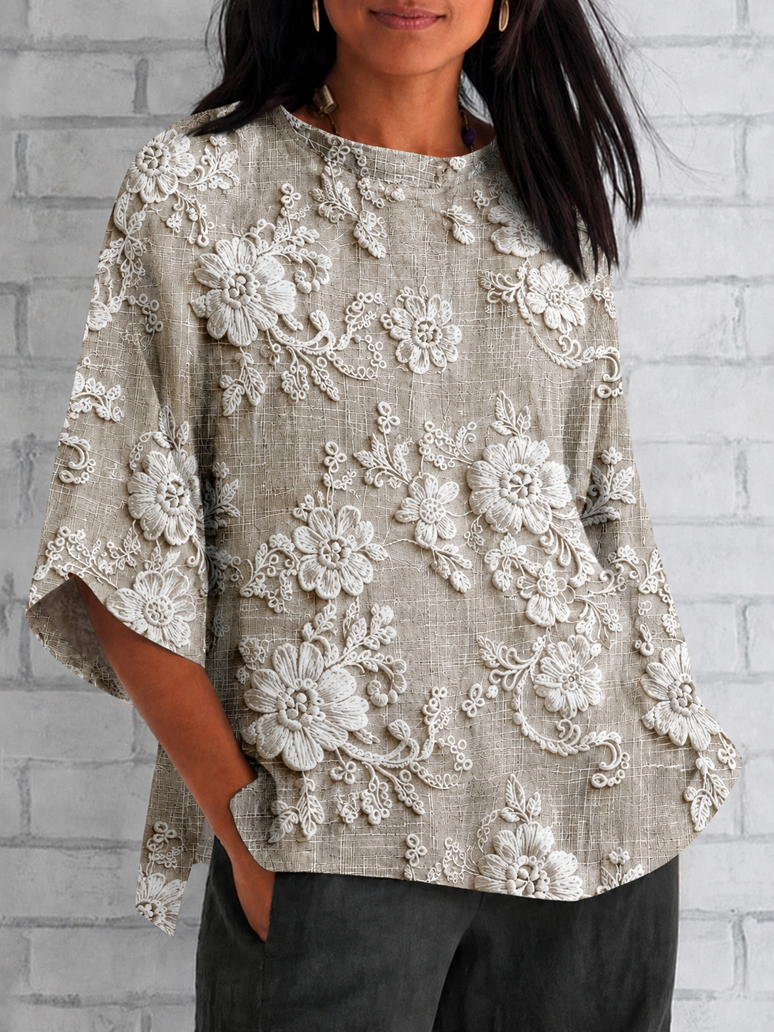 Stefanie – Women's blouse with floral embroidery