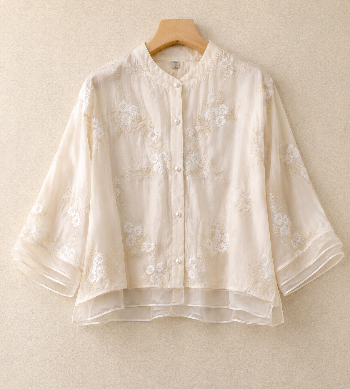Kirsten – Women's cotton and linen blouse with a floral pattern