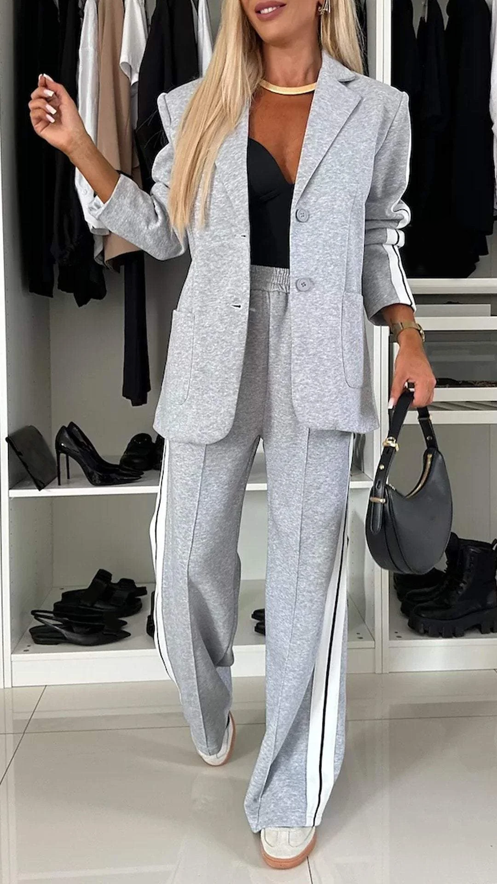 Two-piece set consisting of a blazer and pants in a relaxed fit for women, featuring a striped pattern - J&B; - 1 - Elvaroza.com