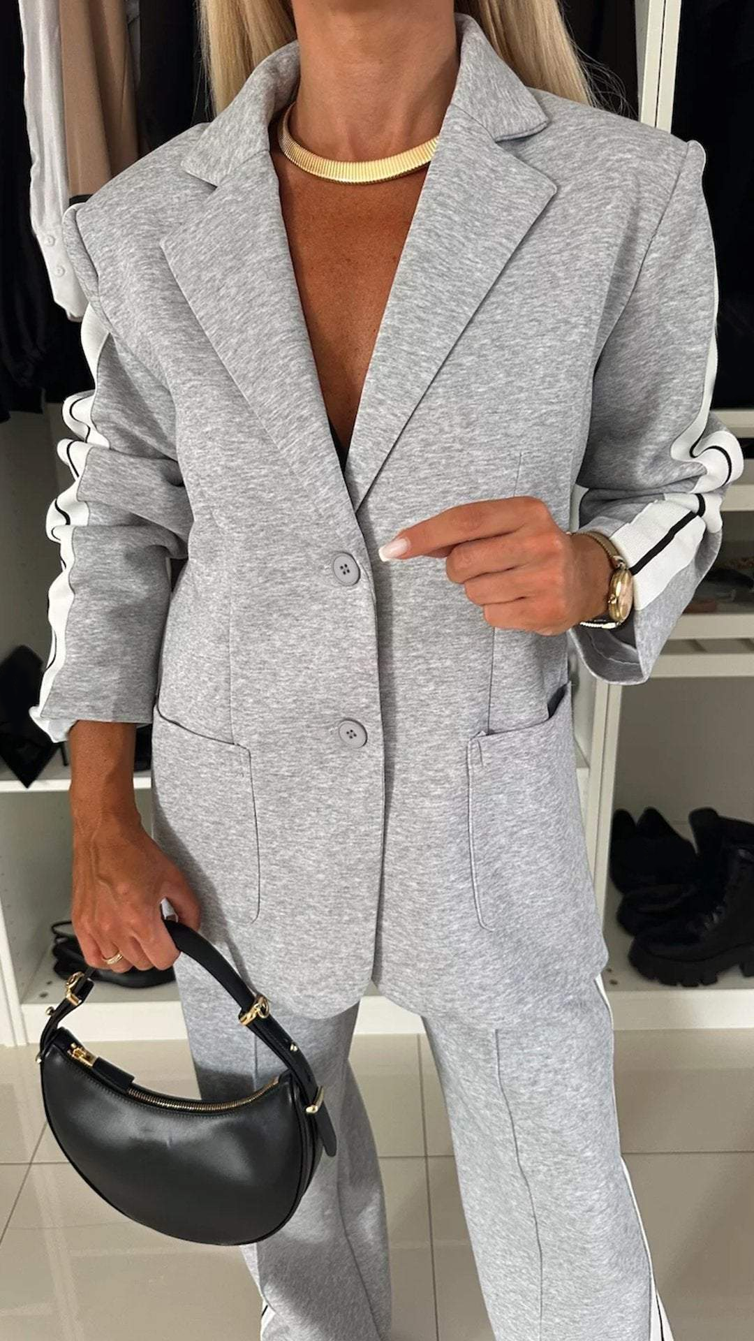 Two-piece set consisting of a blazer and pants in a relaxed fit for women, featuring a striped pattern - J&B; - 3 - Elvaroza.com