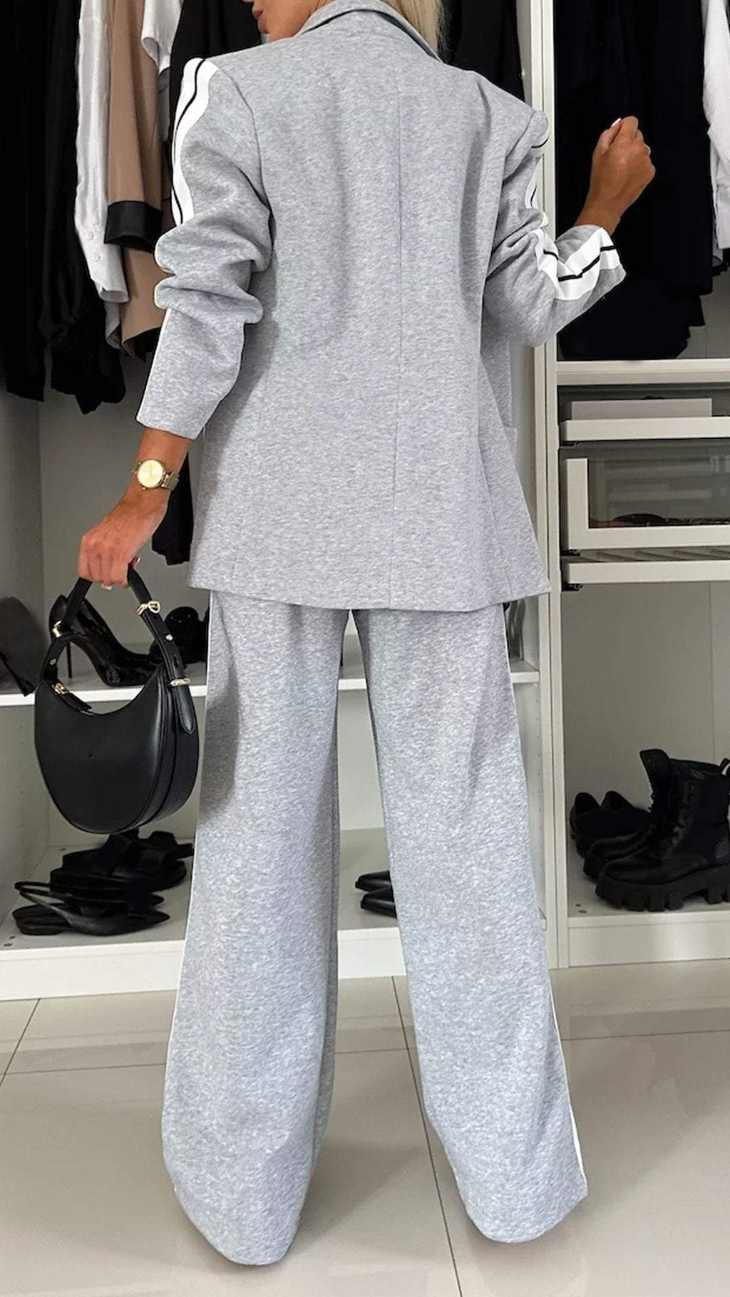 Two-piece set consisting of a blazer and pants in a relaxed fit for women, featuring a striped pattern - J&B; - 4 - Elvaroza.com