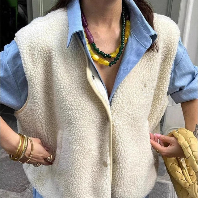 Women's faux fur vest, soft texture, with button closure - J&B; - 3 - Elvaroza.com
