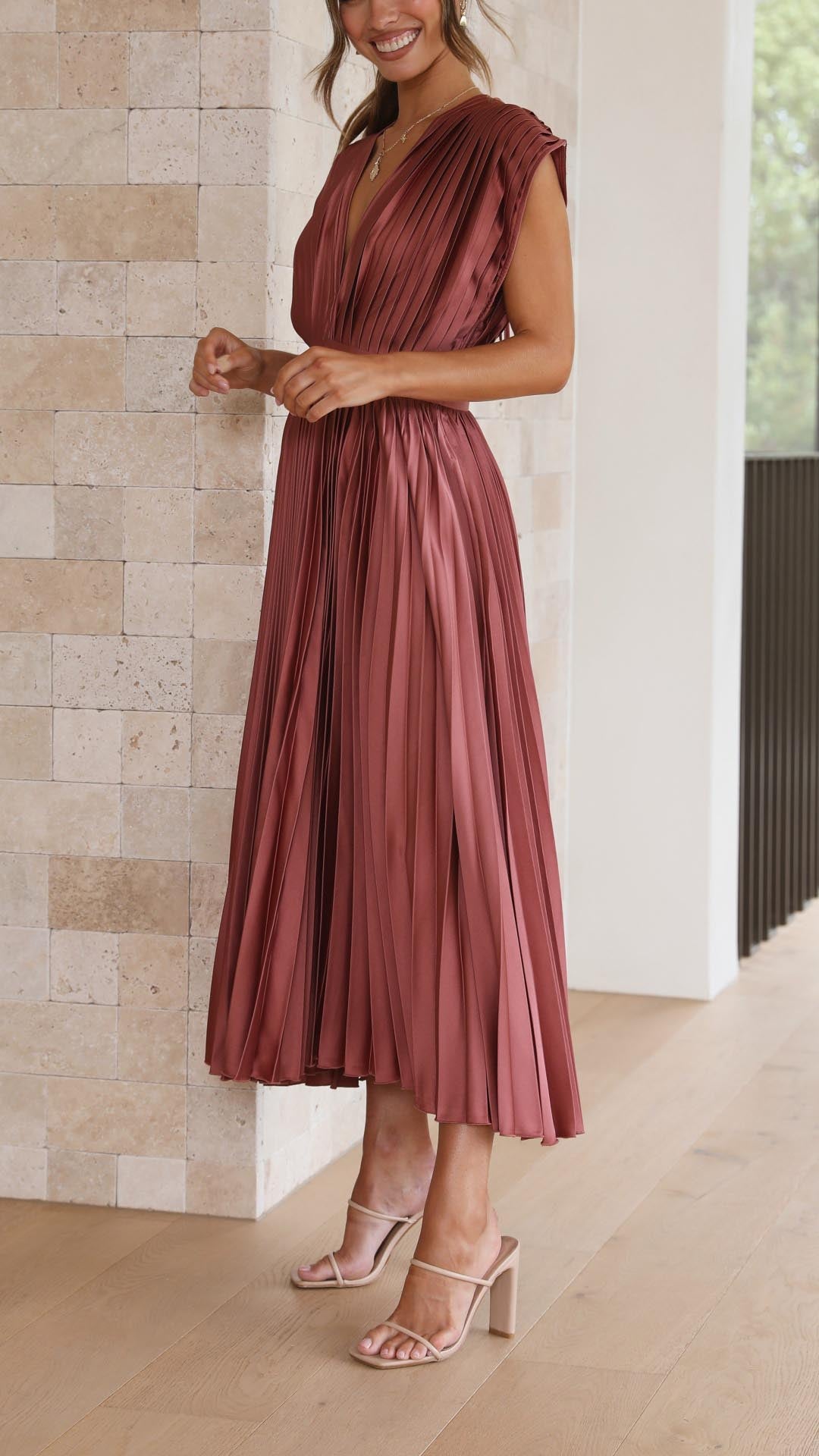Gabriele – V-neck Pleated Dress - Image 5