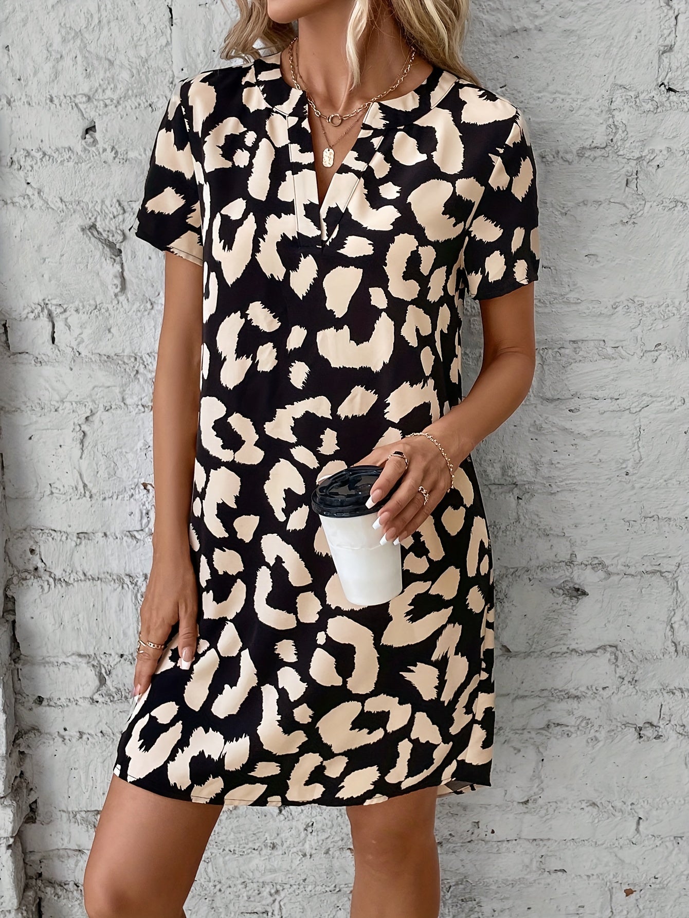 Lila – Women Short Sleeve Leopard Print Dress - Image 10