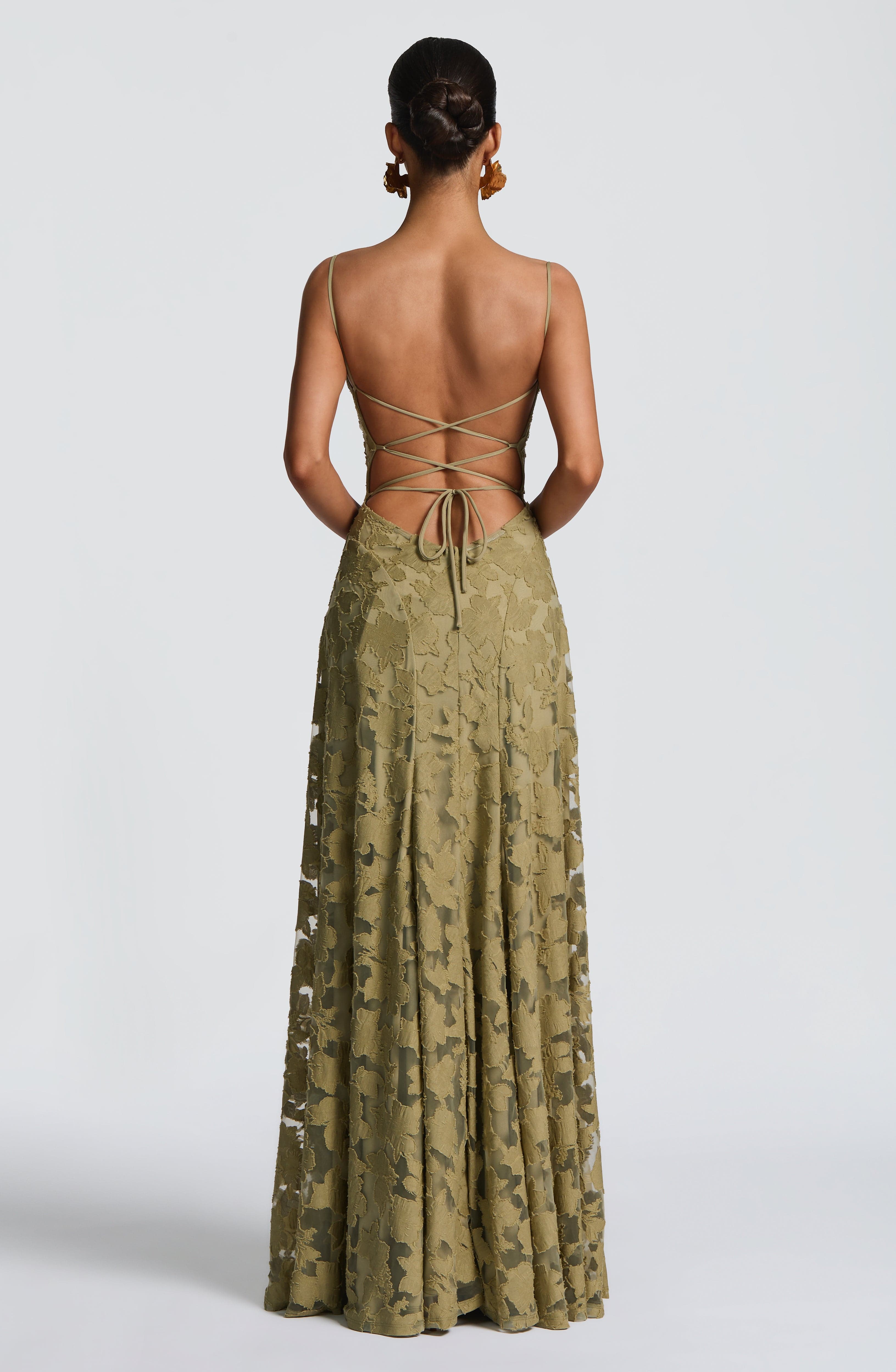 Maxi Dress Women's Elegant Floral Design with Flattering Silhouette - Image 2