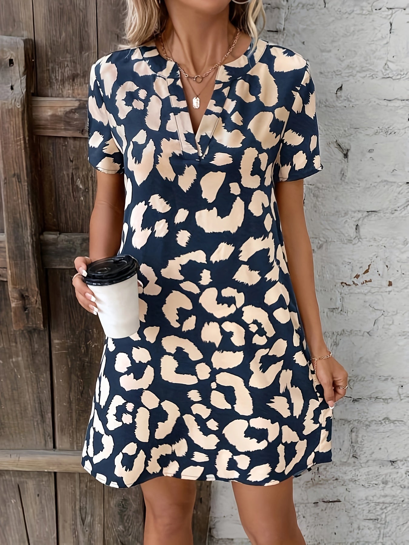 Lila – Women Short Sleeve Leopard Print Dress - Image 3