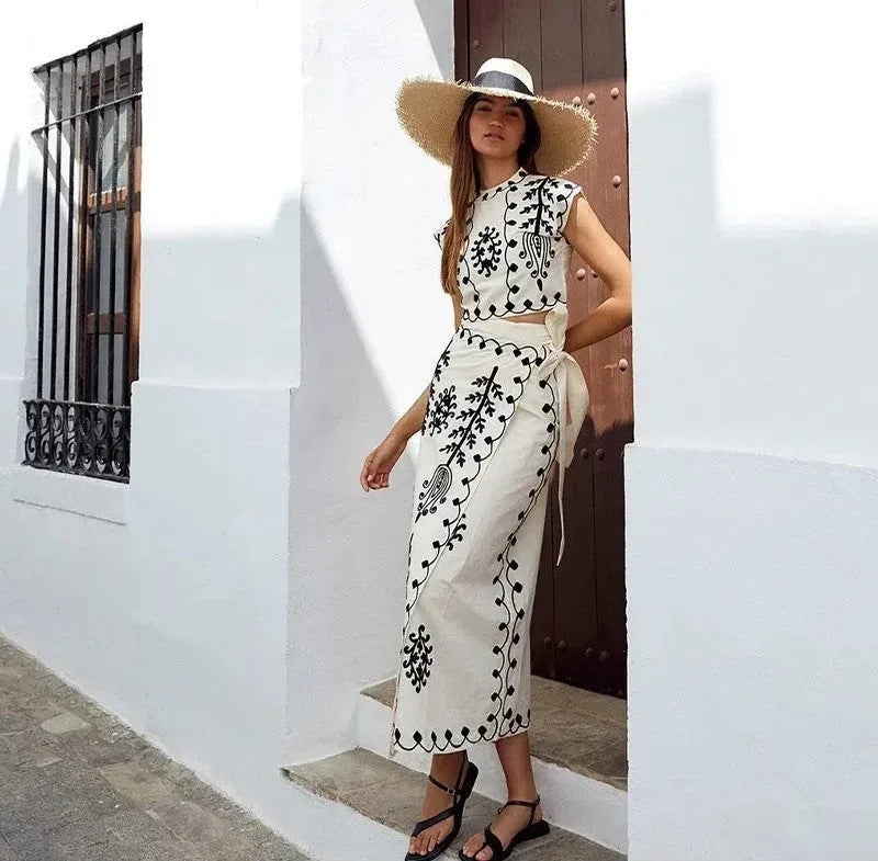 Leona – Sleeveless Wedding Guest Dress - Image 2