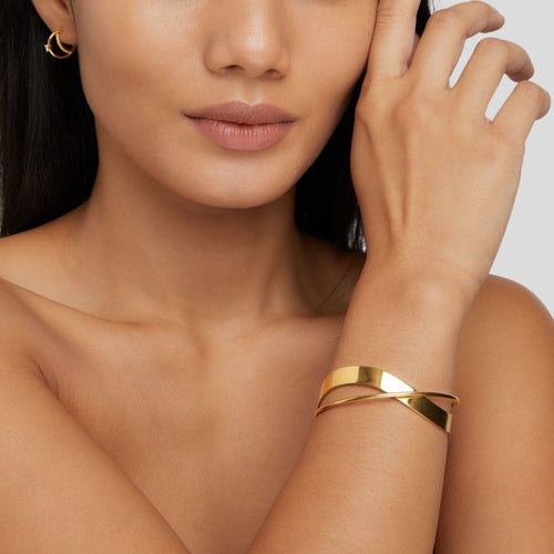 Alexis – Elegant Twisted Cuff Bracelet - Image 1