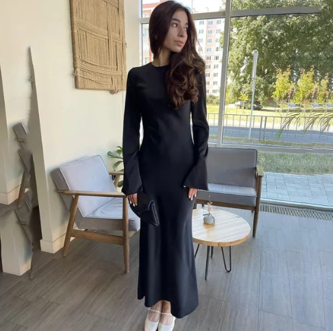 Luisa – Elegant Mermaid Aura Dress - Image 5