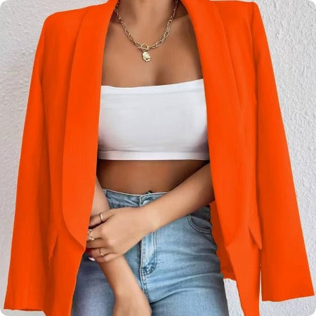 Women's blazer with a fitted cut and distinctive lapels | E&R