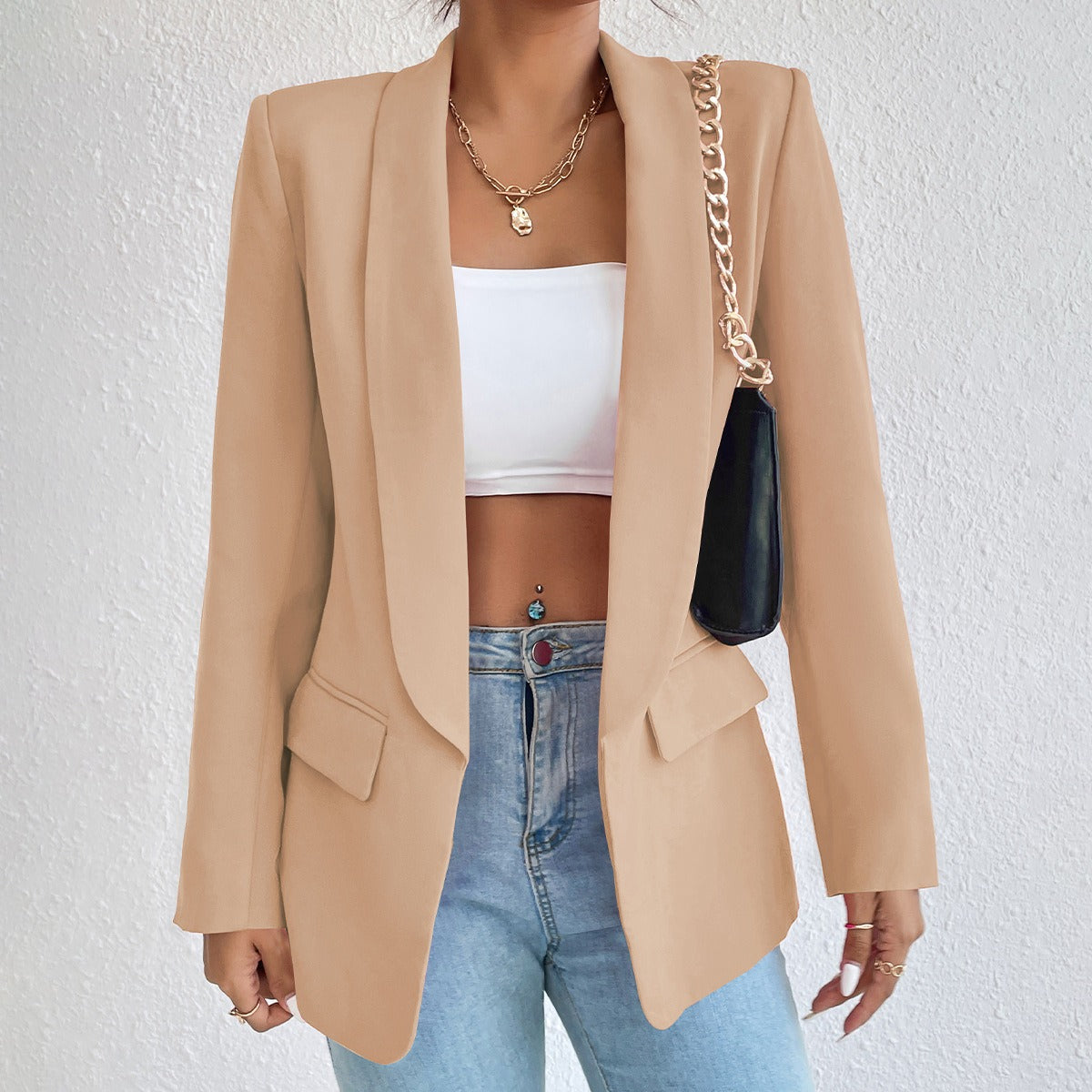 Women's blazer with a fitted cut and distinctive lapels | E&R