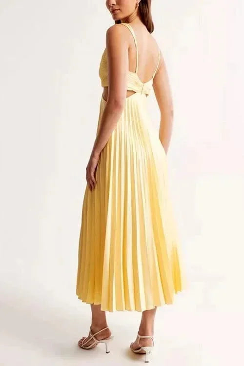 Karin – Pleated  V-neck Sleeveless Dress - Image 4