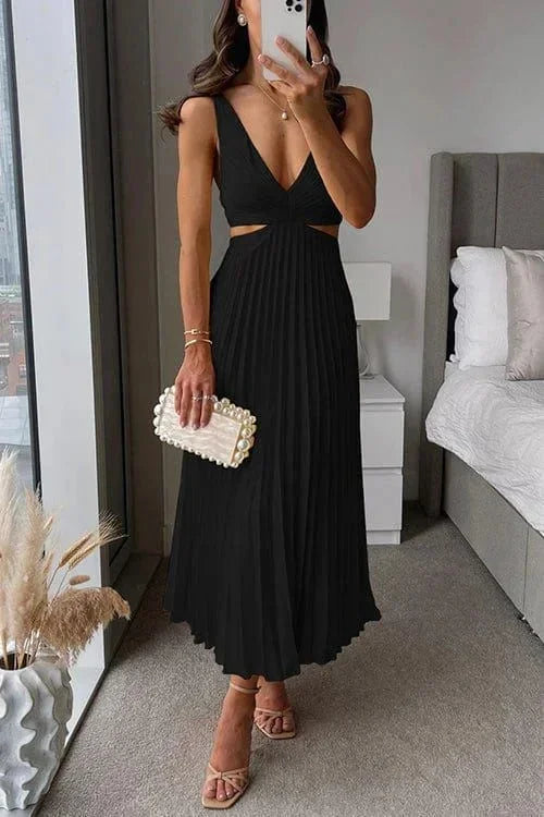 Karin – Pleated  V-neck Sleeveless Dress - Image 6