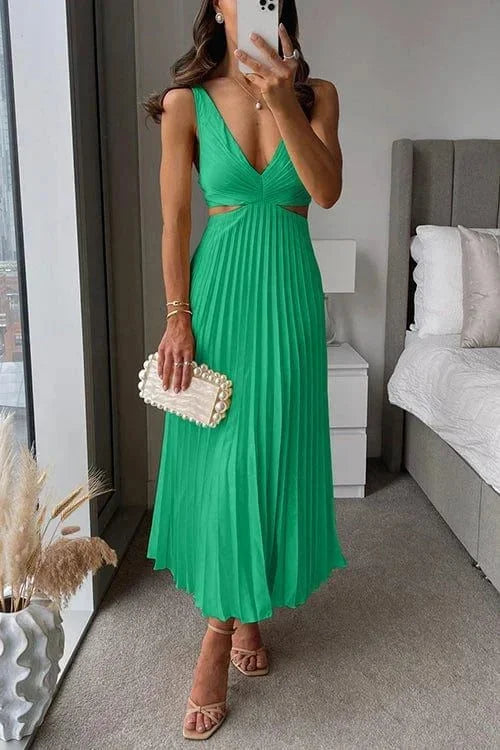Karin – Pleated  V-neck Sleeveless Dress - Image 2